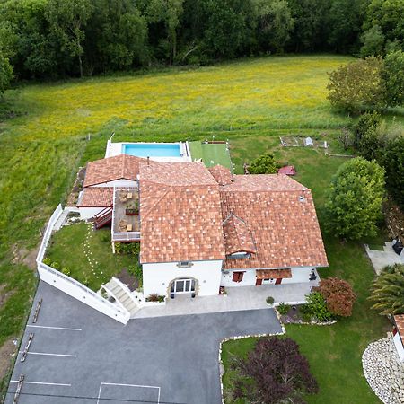 Bed & Breakfast Perbos 1556 La Bastide-Clairence Kültér fotó